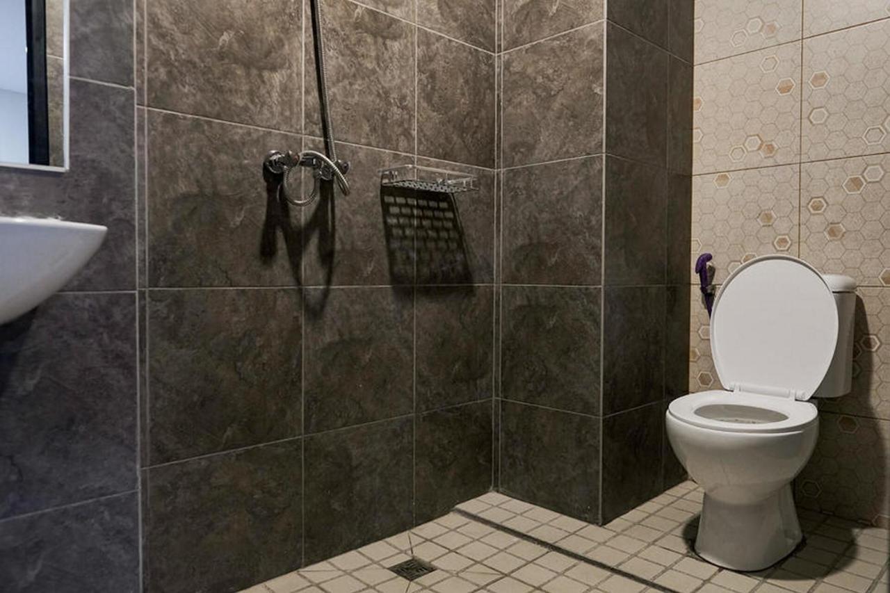 Reddoorz Plus Near Taman Anggrek Mall 자카르타 외부 사진