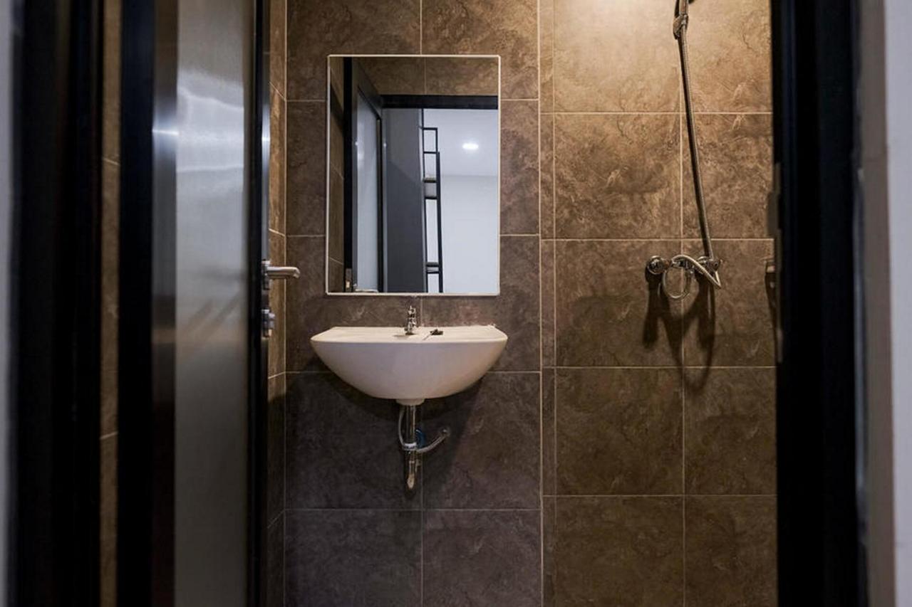 Reddoorz Plus Near Taman Anggrek Mall 자카르타 외부 사진