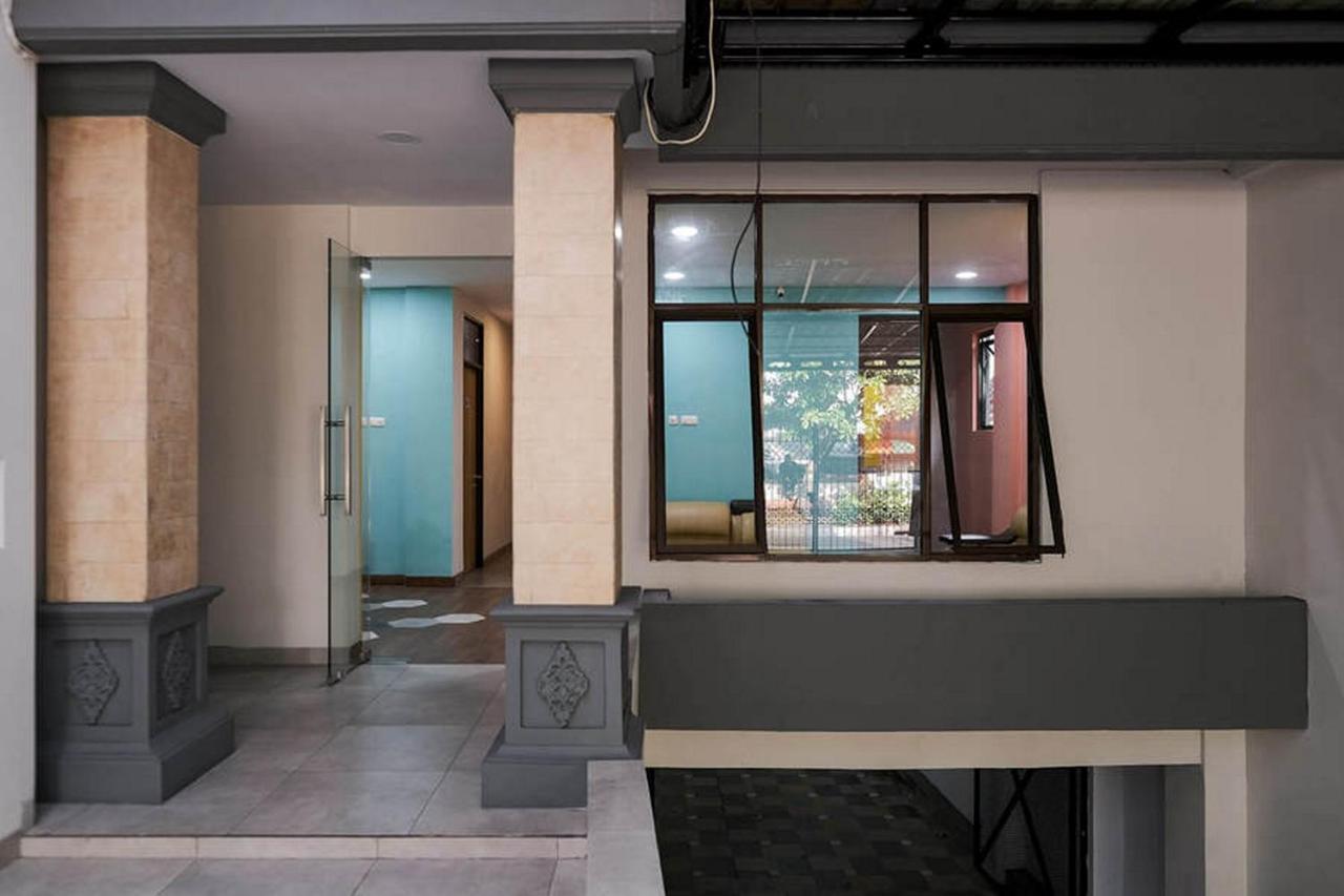 Reddoorz Plus Near Taman Anggrek Mall 자카르타 외부 사진