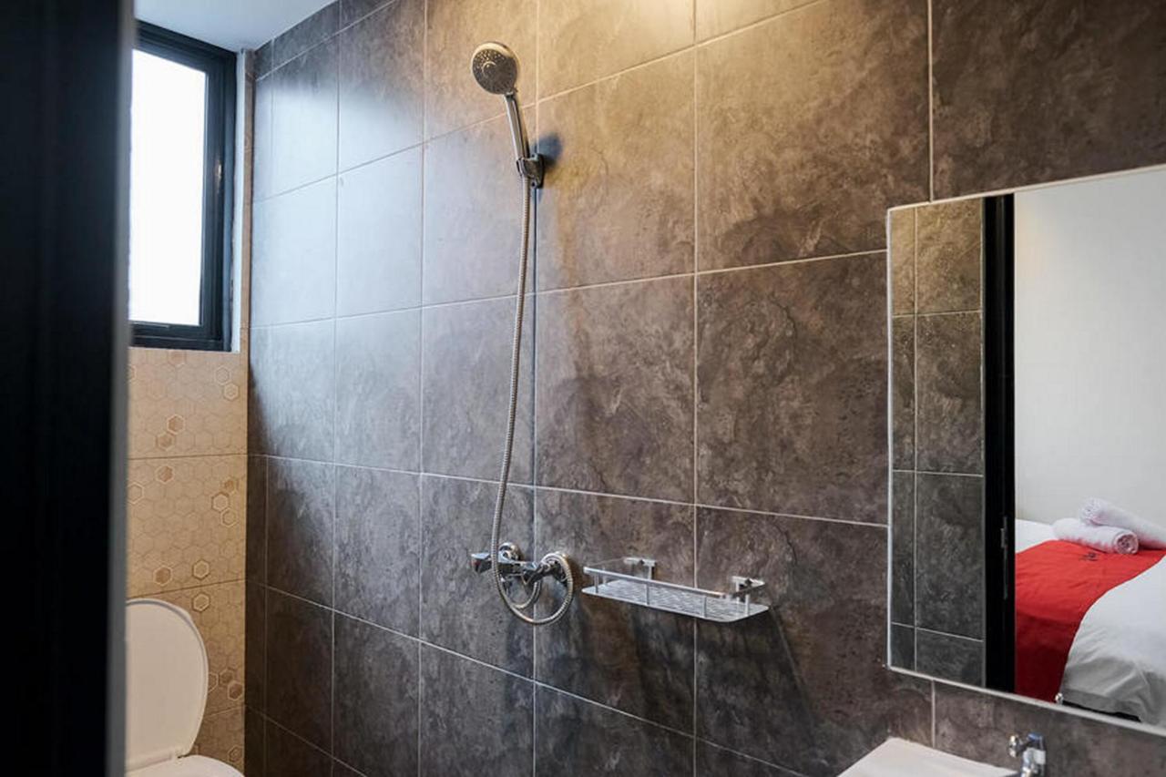 Reddoorz Plus Near Taman Anggrek Mall 자카르타 외부 사진