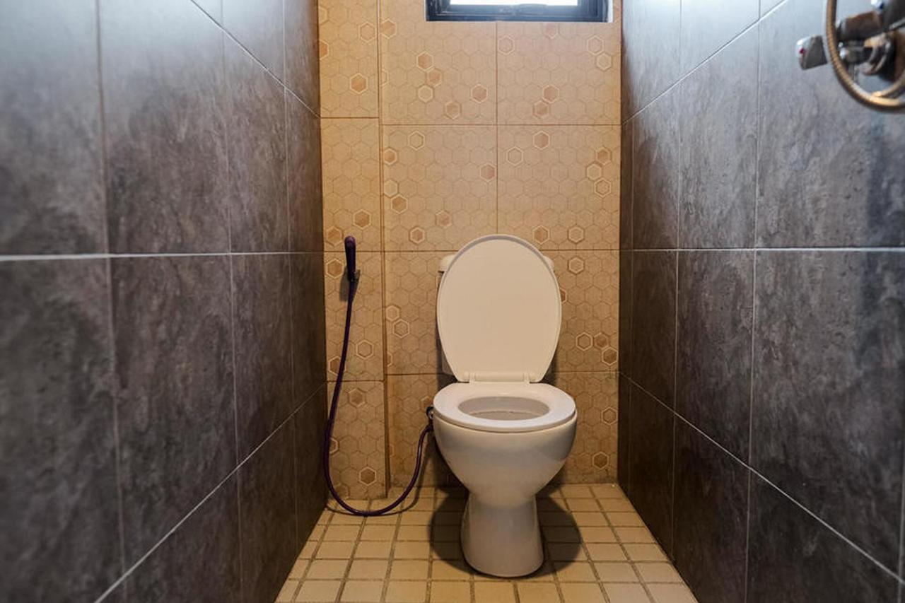 Reddoorz Plus Near Taman Anggrek Mall 자카르타 외부 사진