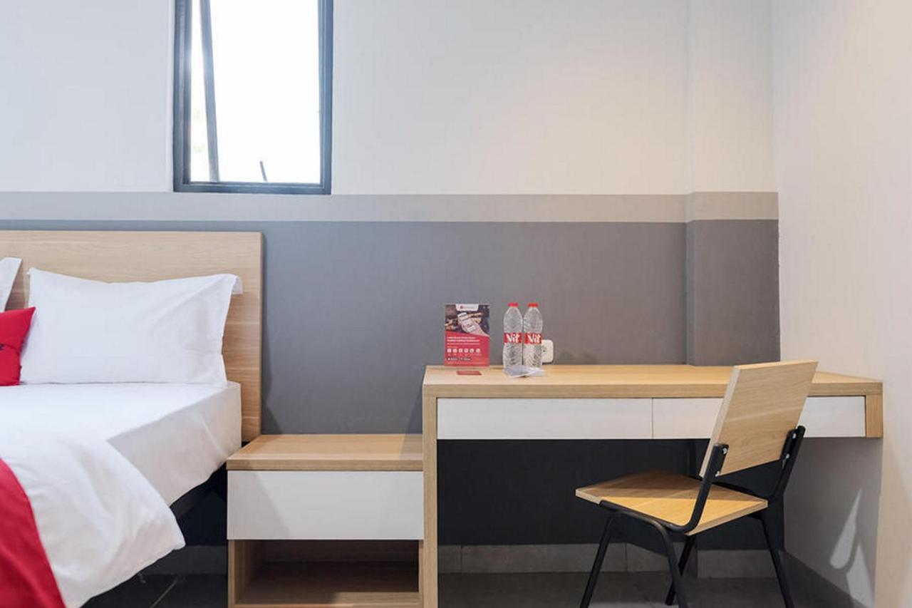 Reddoorz Plus Near Taman Anggrek Mall 자카르타 외부 사진