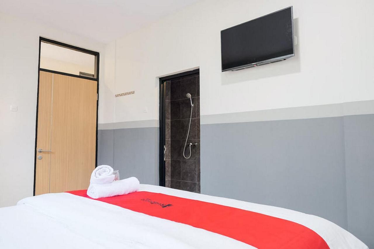 Reddoorz Plus Near Taman Anggrek Mall 자카르타 외부 사진