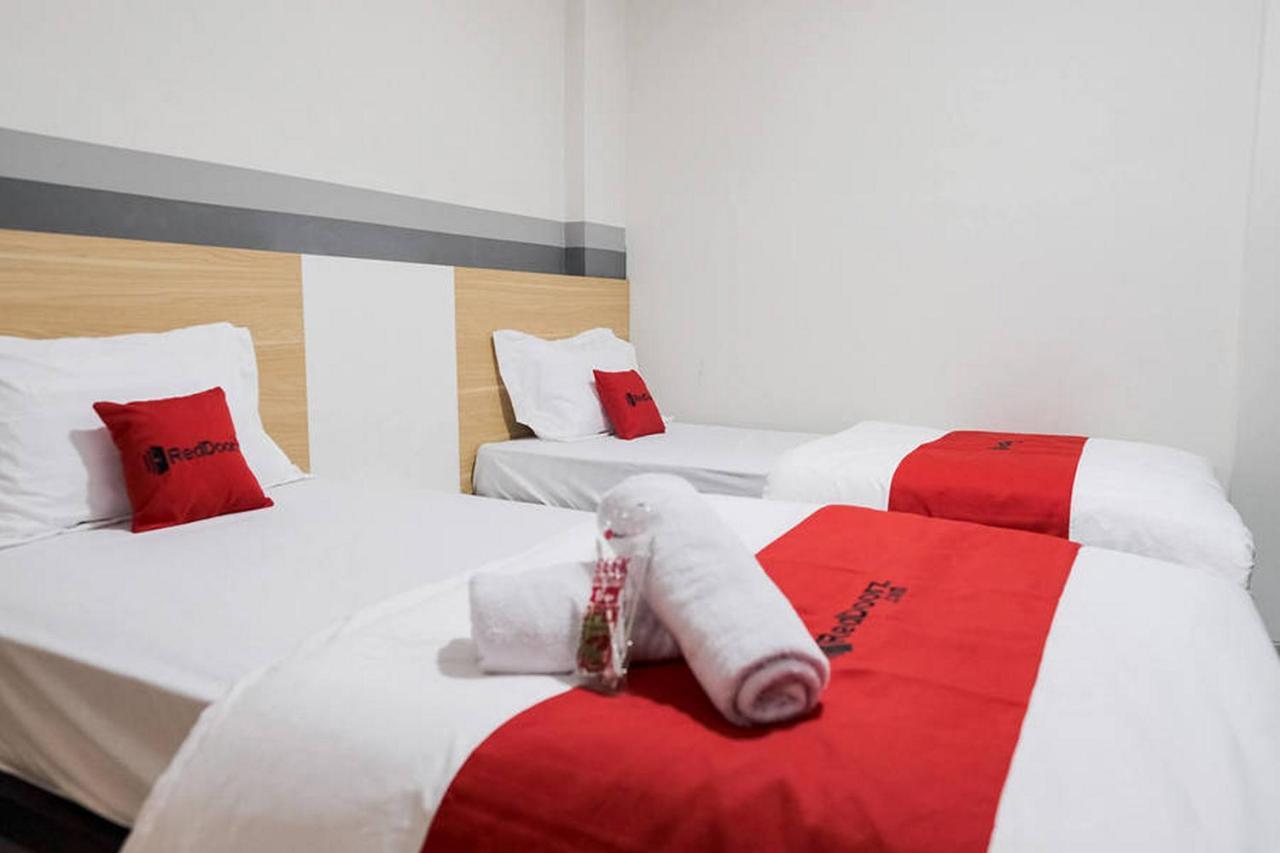 Reddoorz Plus Near Taman Anggrek Mall 자카르타 외부 사진