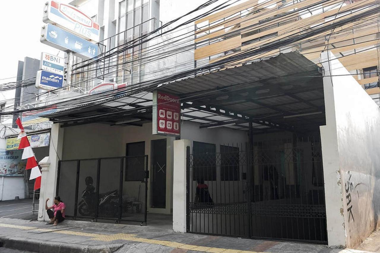Reddoorz Plus Near Taman Anggrek Mall 자카르타 외부 사진